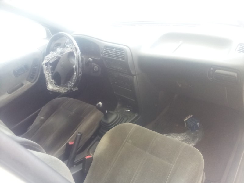 nissan sunny iii hatchback (n14) del año 1994