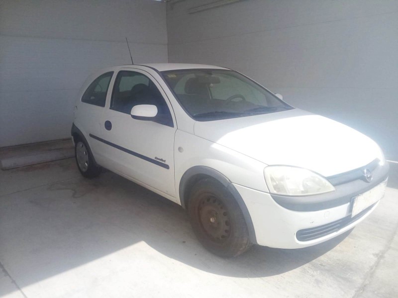 opel corsa c (x01) del año 2000