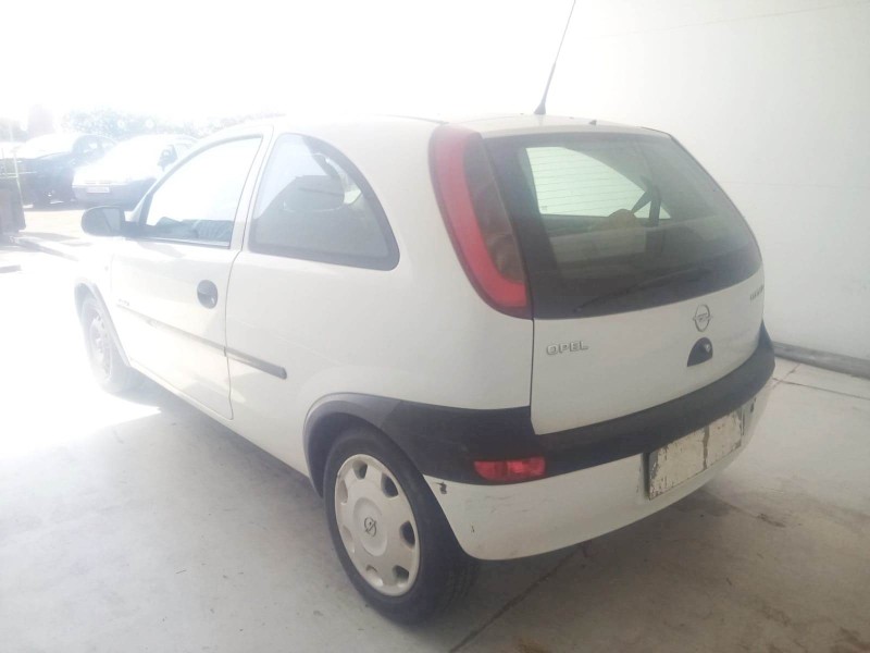 opel corsa c (x01) del año 2000