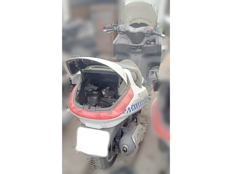 piaggio x8 del año 2005