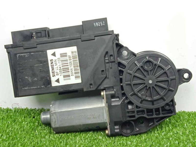 Recambio de motor elevalunas delantero derecho para audi a4 avant (8e) 1.9 tdi referencia OEM IAM 5WK47006BBF-0130821764  