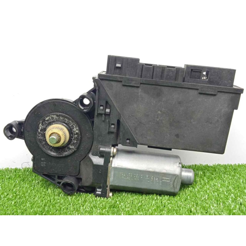 Recambio de motor elevalunas delantero derecho para audi a4 avant (8e) 1.9 tdi referencia OEM IAM 5WK47006BBF-0130821764  