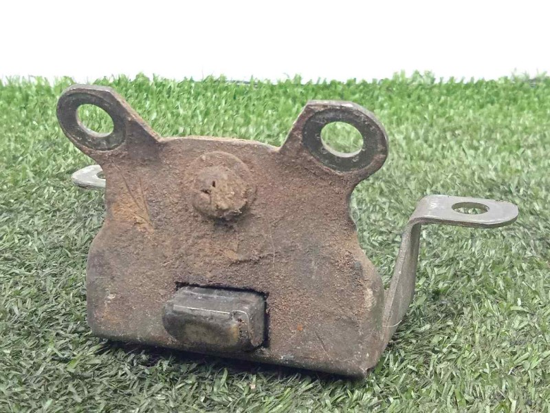 Recambio de cerradura maletero / porton para nissan trade 2.8d referencia OEM IAM  TRASERA.IZQUIERDA MECANICA