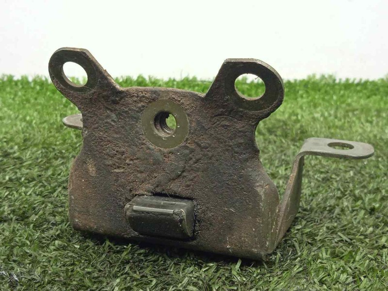 Recambio de cerradura maletero / porton para nissan trade 2.8d referencia OEM IAM  TRASERA.DERECHA MECANICA