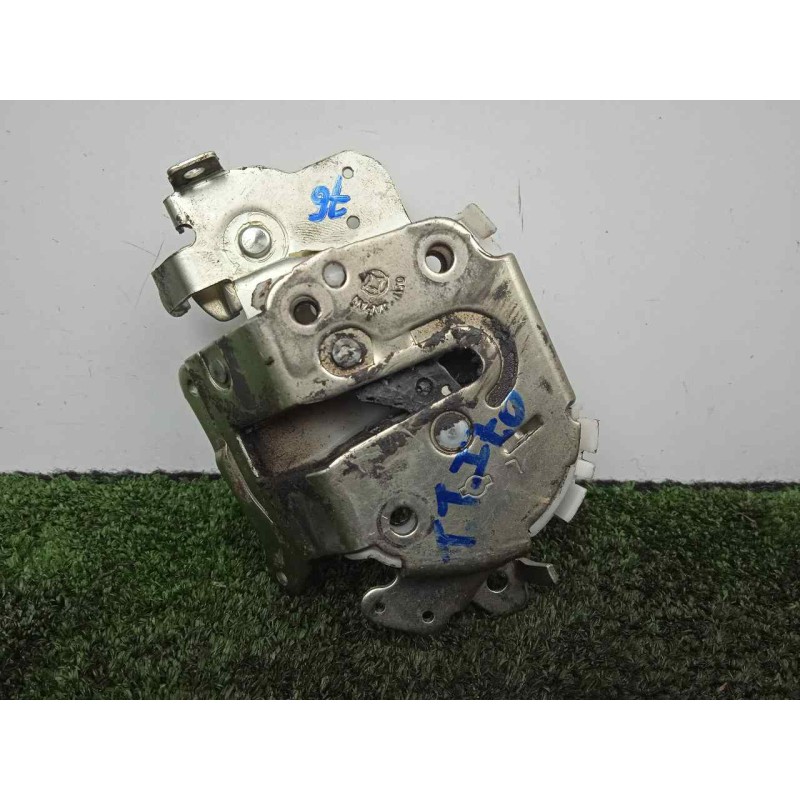 Recambio de cerradura puerta trasera izquierda para nissan nv 200 (m20) 1.5 dci cat referencia OEM IAM 82501JX00A MECANICA 