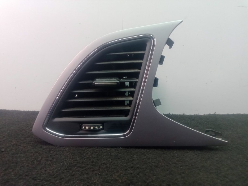 Recambio de rejilla aireadora para seat leon st (5f8) 1.6 tdi referencia OEM IAM 5F1820901  