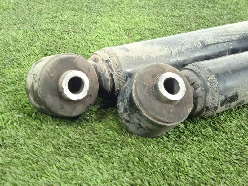 Recambio de juego amortiguadores trasero para kia picanto 1.0 cat referencia OEM IAM G1102 MONROE 