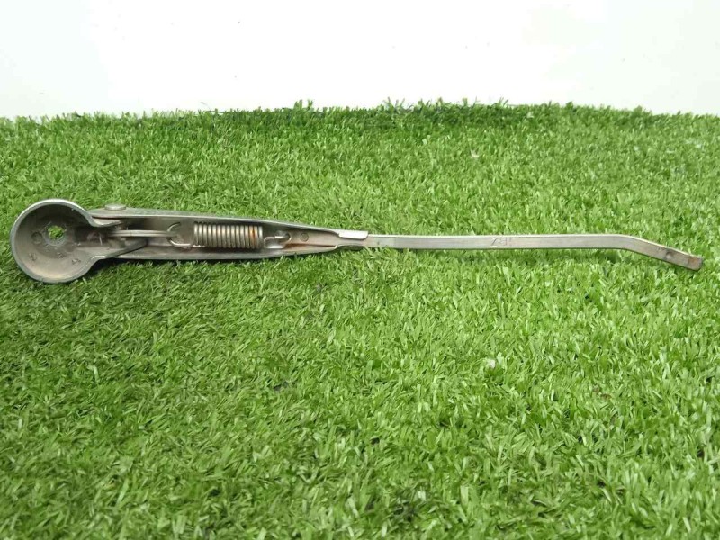 Recambio de brazo limpia delantero izquierdo para seat 600 600 d referencia OEM IAM  AMBOS.LADOS 