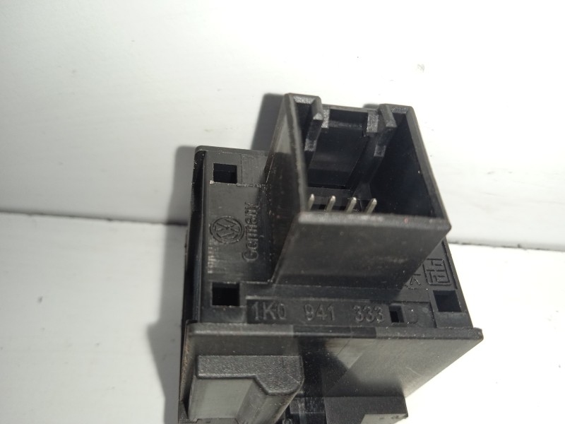 Recambio de regulador faros para volkswagen jetta (1k2) 1.9 tdi referencia OEM IAM 1K0941333  