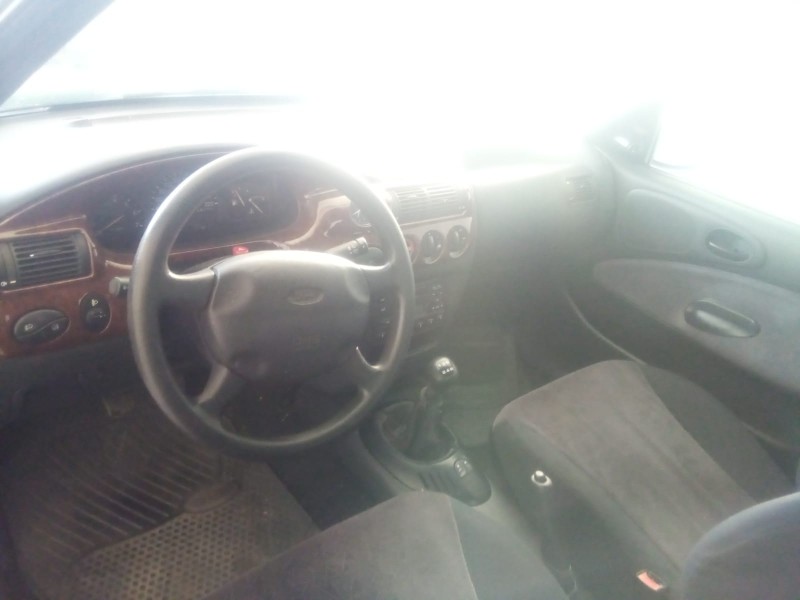 ford escort vi sedán (gal, afl) del año 1998