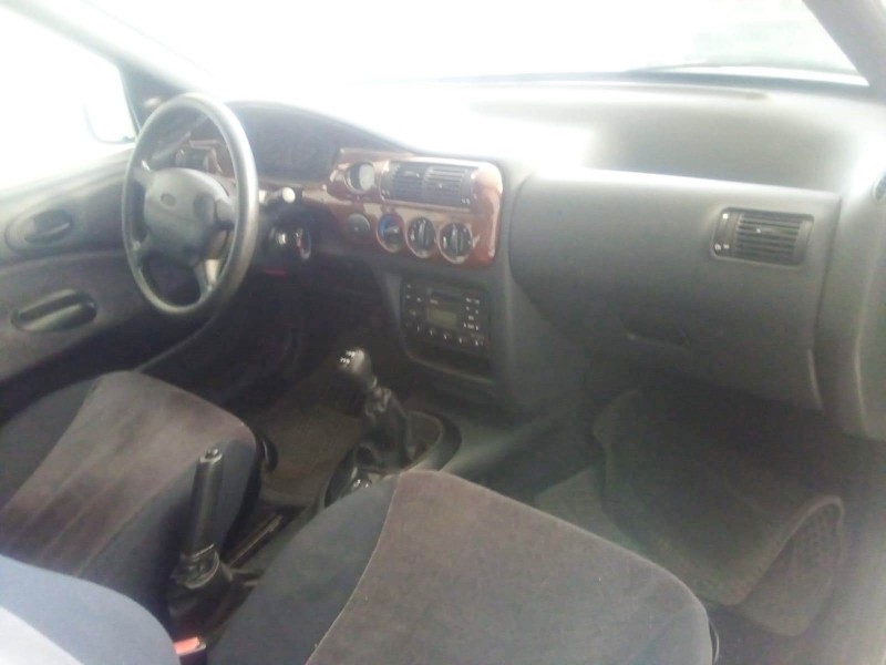 ford escort vi sedán (gal, afl) del año 1998