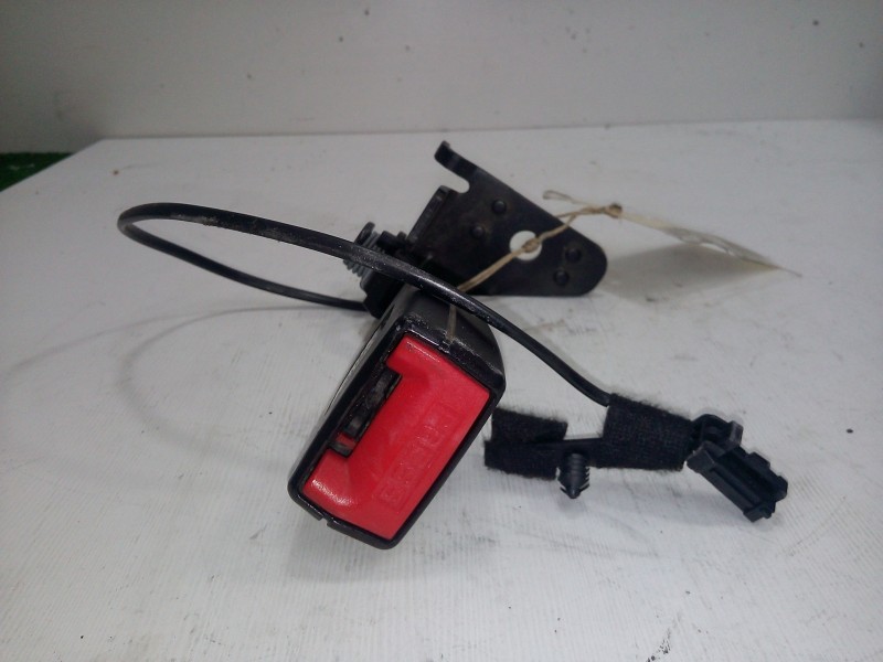 Recambio de enganche cinturon trasero derecho para citroën c5 berlina 1.6 hdi fap referencia OEM IAM 96561758XT-33059603  2.CABL
