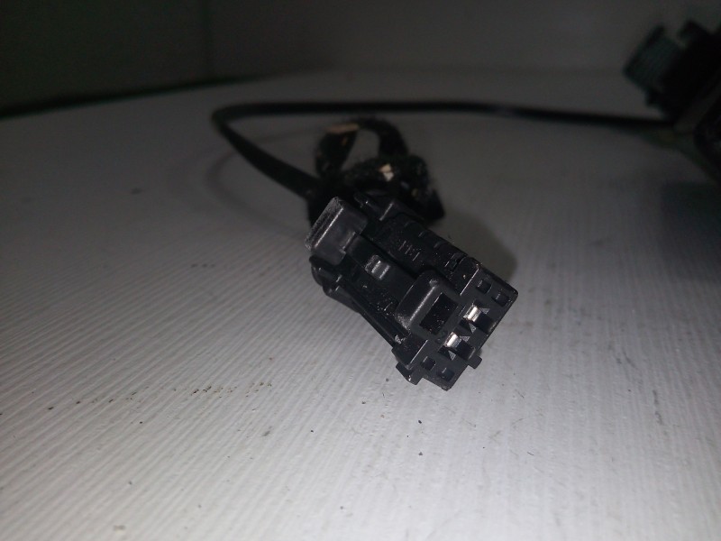 Recambio de enganche cinturon trasero derecho para citroën c5 berlina 1.6 hdi fap referencia OEM IAM 96561758XT-33059603  2.CABL