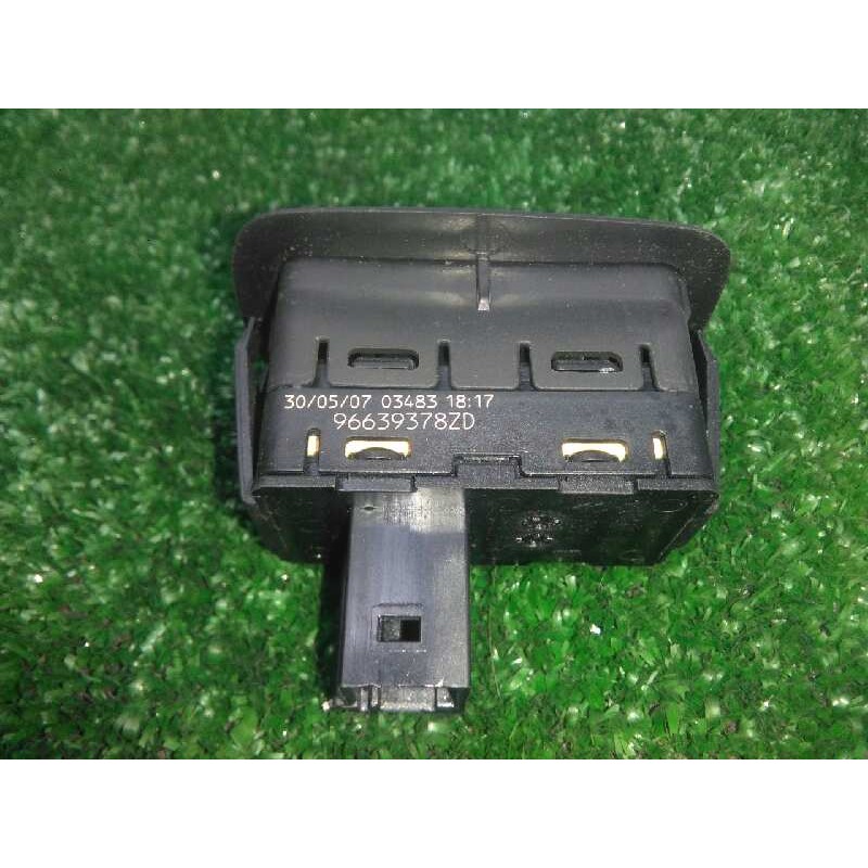 Recambio de mando elevalunas trasero izquierdo para citroën c4 picasso 2.0 hdi fap cat (rhr / dw10bted4) referencia OEM IAM 9663
