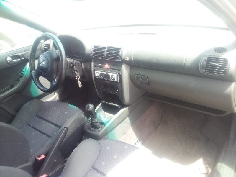 audi a3 (8l1) del año 1999