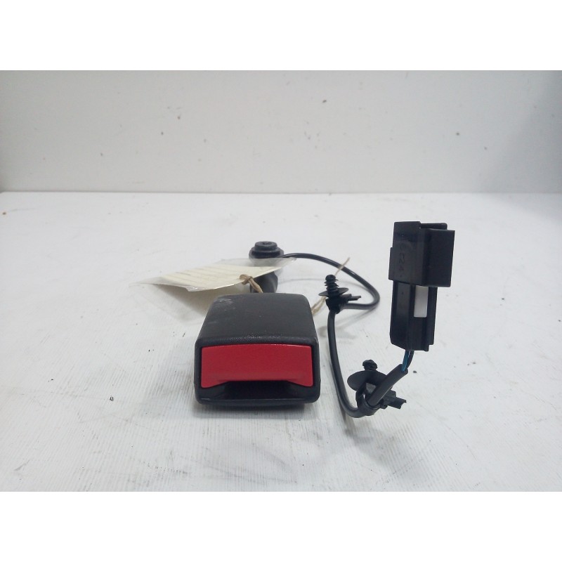 Recambio de enganche cinturon delantero derecho para opel mokka x 1.4 16v turbo referencia OEM IAM 95131545  2.PINES
