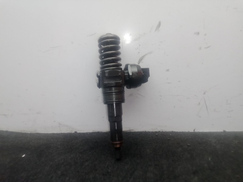 Recambio de inyector para seat leon (1p1) 1.9 tdi referencia OEM IAM 0414720215 2 PINES BOSCH