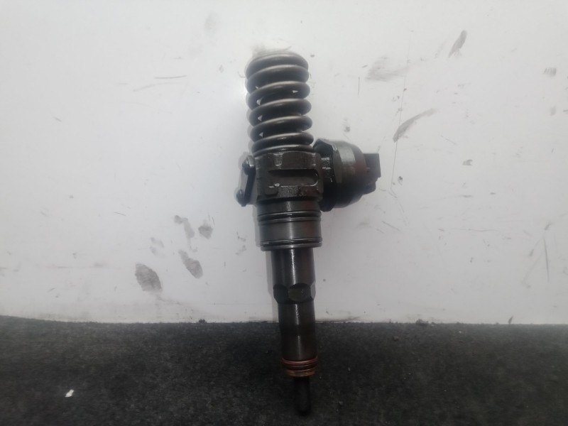 Recambio de inyector para seat leon (1p1) 1.9 tdi referencia OEM IAM 0414720215 2 PINES BOSCH