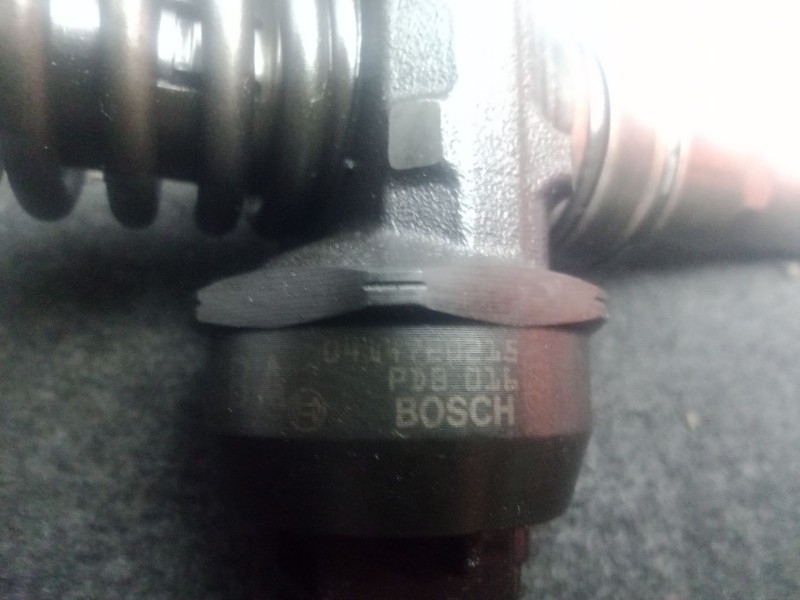 Recambio de inyector para seat leon (1p1) 1.9 tdi referencia OEM IAM 0414720215 2 PINES BOSCH