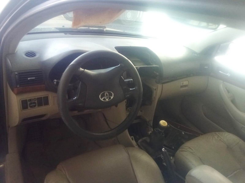 toyota avensis (_t25_) del año 2007