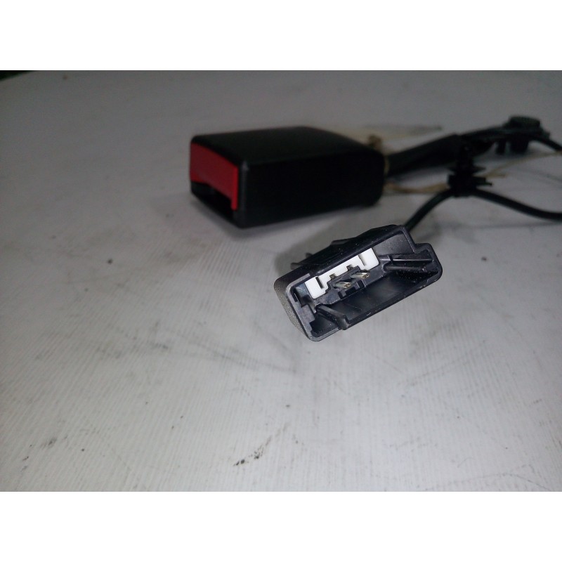 Recambio de enganche cinturon delantero derecho para opel mokka x 1.4 16v turbo referencia OEM IAM 95131545  2.PINES