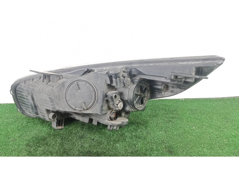 Recambio de faro derecho para kia carens iv 1.7 crdi referencia OEM IAM   