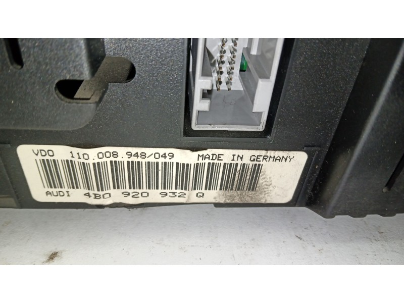 Recambio de cuadro instrumentos para audi a6 c5 (4b2, 4b4) 2.5 tdi referencia OEM IAM 4B0920932Q - 110008948049 VDO 3.CONECTORES