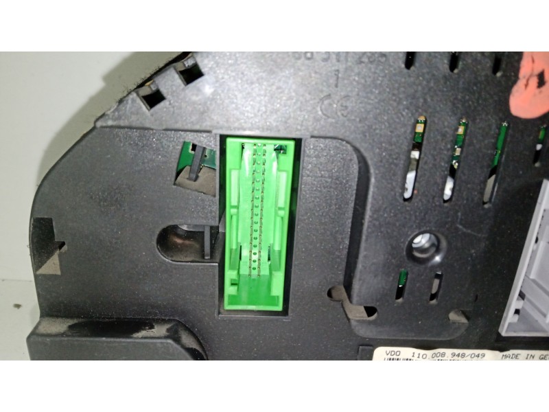 Recambio de cuadro instrumentos para audi a6 c5 (4b2, 4b4) 2.5 tdi referencia OEM IAM 4B0920932Q - 110008948049 VDO 3.CONECTORES