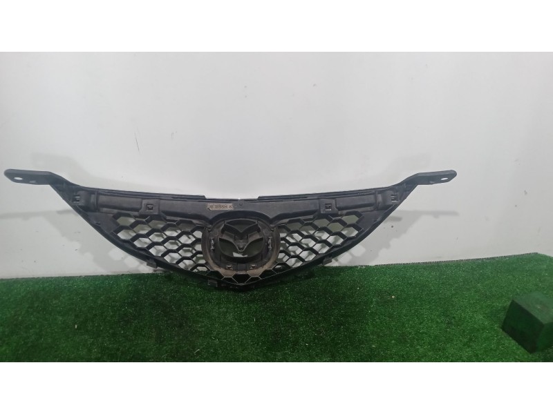 Recambio de rejilla delantera para mazda 3 (bk) 1.6 mz-cd referencia OEM IAM   