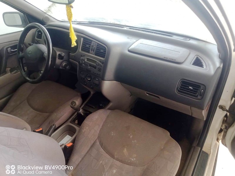 nissan primera hatchback (p11) del año 1999