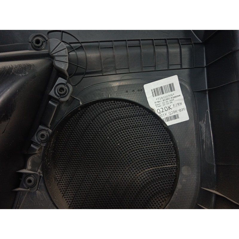 Recambio de guarnecido puerta delantera derecha para kia sportage 1.6 crdi cat referencia OEM IAM 82361F1000WK-82302F1060WK-8238