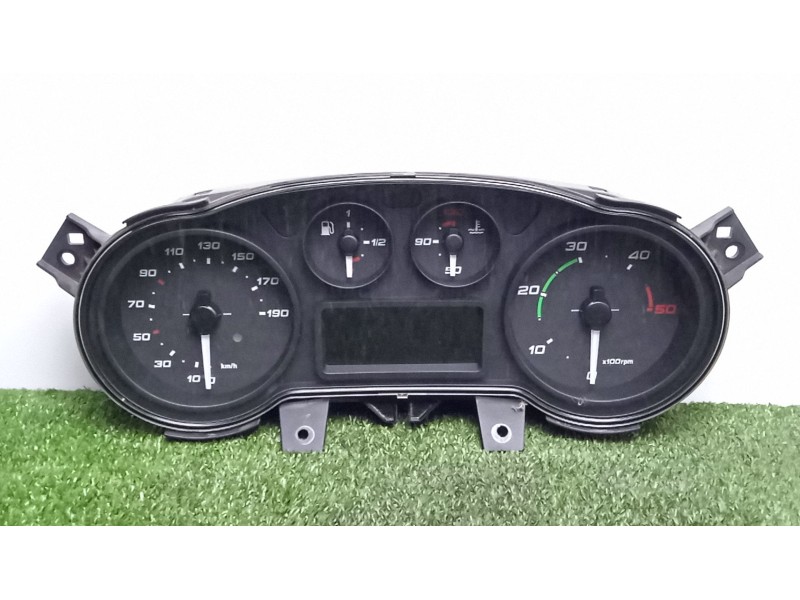Recambio de cuadro instrumentos para iveco daily vi furgoneta 33s15, 35s15, 35c15 referencia OEM IAM 5801815717 - A2C84155001 VD
