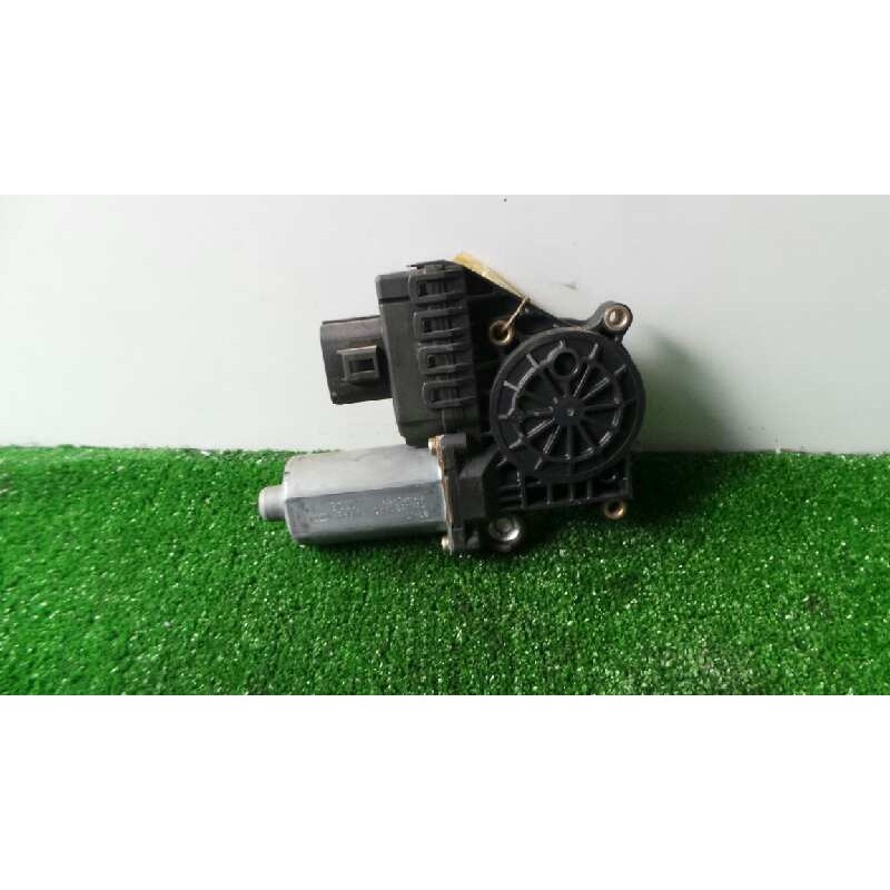 Recambio de motor elevalunas trasero derecho para ford mondeo berlina (ge) 2.0 16v di td cat referencia OEM IAM 0130821772-08000