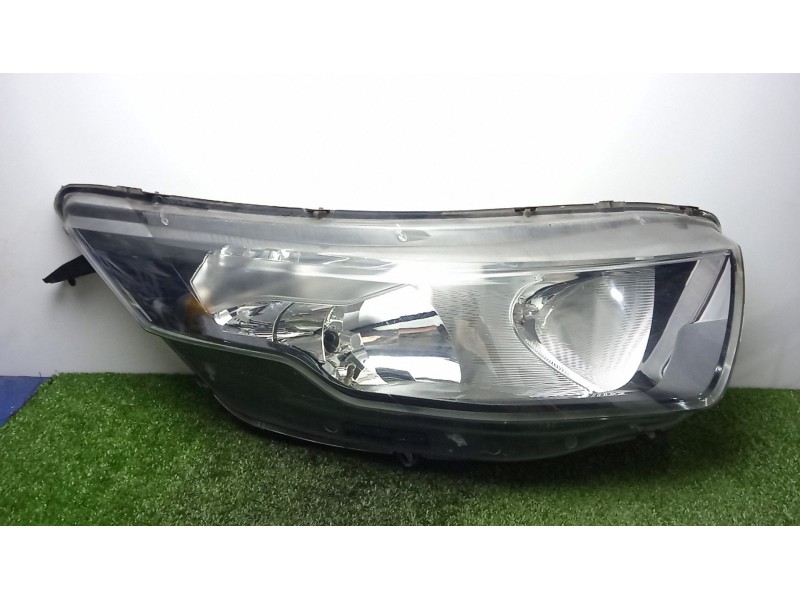 Recambio de faro derecho para iveco daily vi furgoneta 33s15, 35s15, 35c15 referencia OEM IAM 5801473749  14-19 - HALOGENO