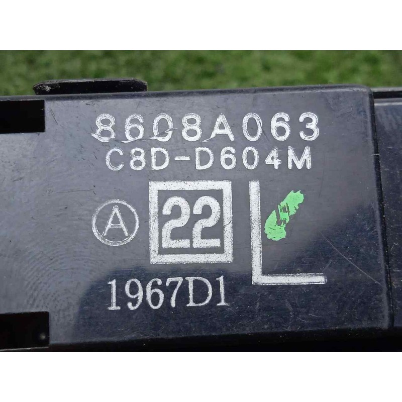 Recambio de mando elevalunas trasero izquierdo para mitsubishi outlander (cw0) 2.0 di-d cat referencia OEM IAM 8608A063-C8DD604M