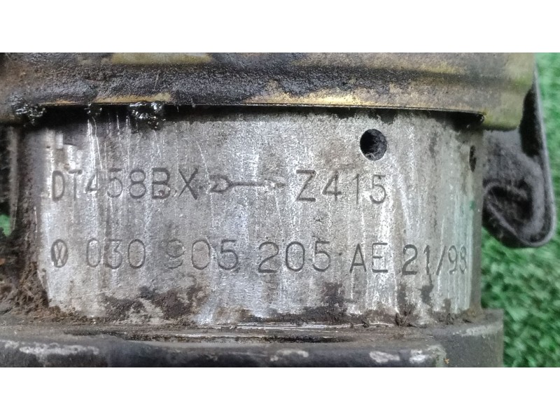 Recambio de delco para volkswagen polo iii (6n1) 50 1.0 referencia OEM IAM 030905205AE  