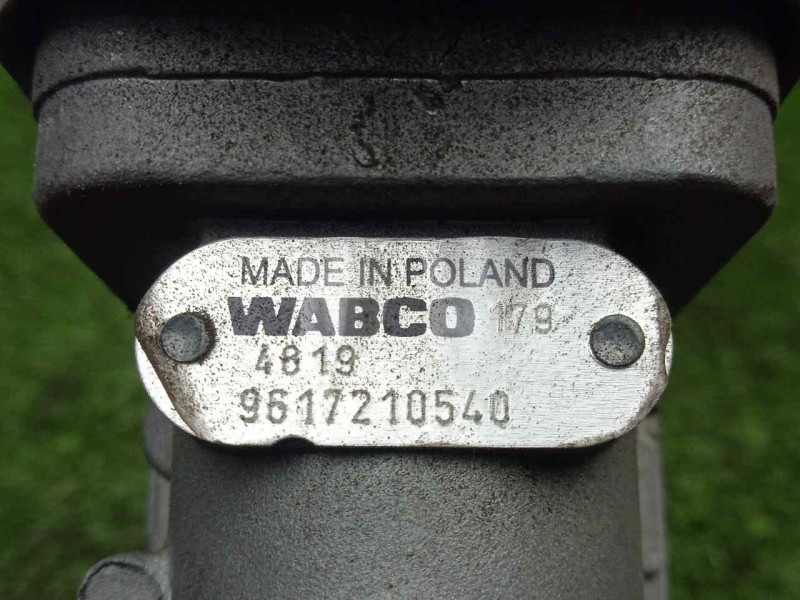 Recambio de palanca freno de mano para nissan l-80 referencia OEM IAM 9617210540  