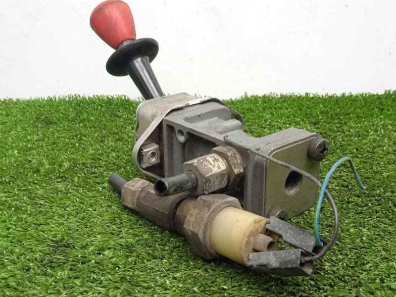 Recambio de palanca freno de mano para nissan l-80 referencia OEM IAM 9617210540  