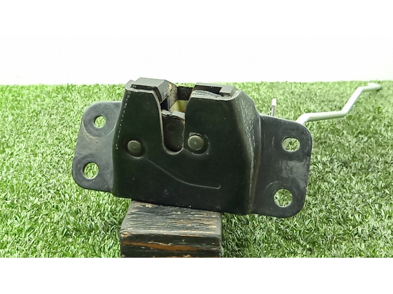 Recambio de cerradura maletero / porton para ssangyong kyron 2.0 xdi referencia OEM IAM SIN REFERENCIA  MANUAL - SIN.PINES