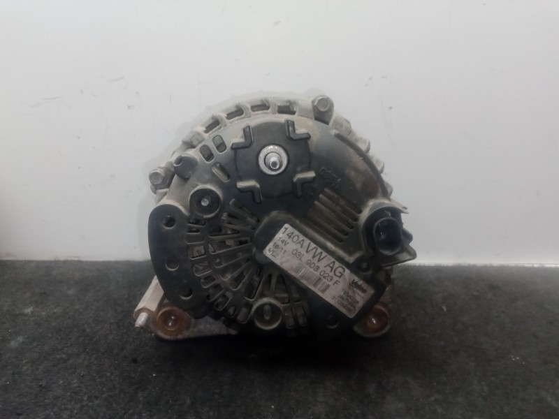 Recambio de alternador para volkswagen polo (6r1) 1.6 tdi referencia OEM IAM 03L903023F 2 PINES VALEO 140