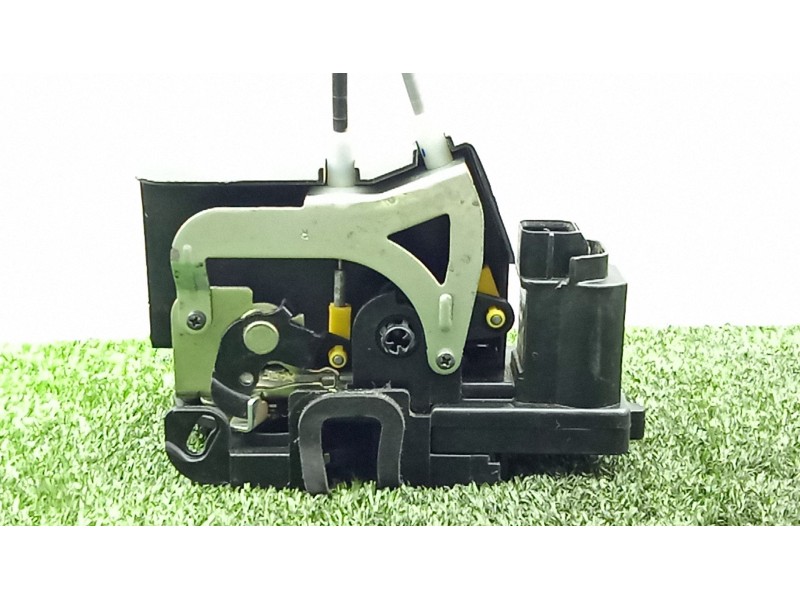 Recambio de cerradura puerta delantera derecha para ssangyong kyron 2.0 xdi referencia OEM IAM  PHC 5.PINES