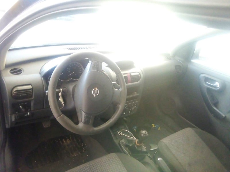 opel corsa c (x01) del año 2003