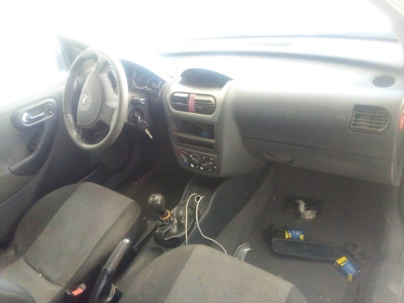 opel corsa c (x01) del año 2003
