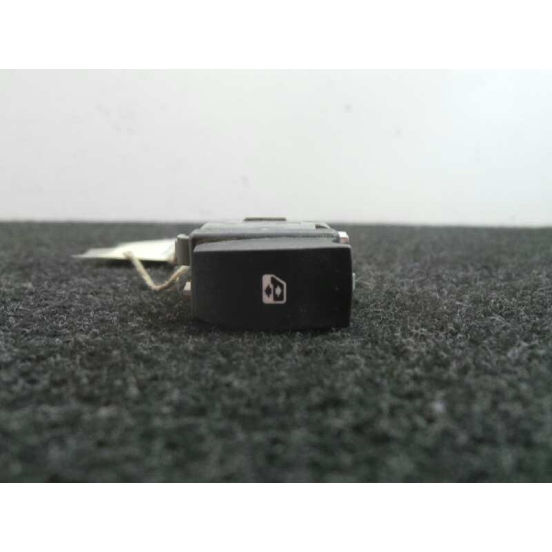Recambio de mando elevalunas trasero izquierdo para renault megane ii familiar 1.5 dci diesel cat referencia OEM IAM 28082  