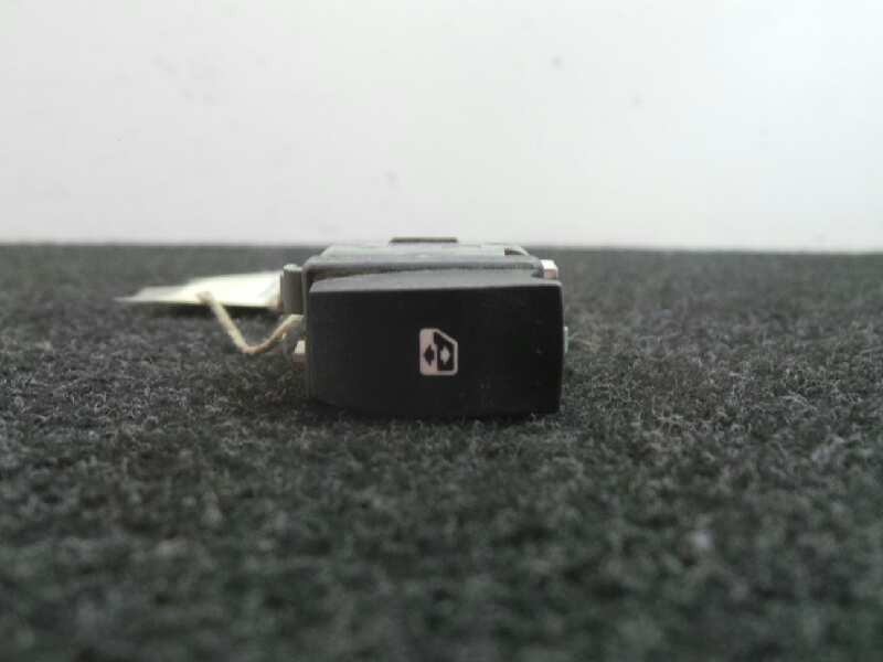 Recambio de mando elevalunas trasero izquierdo para renault megane ii familiar 1.5 dci diesel cat referencia OEM IAM 28082  