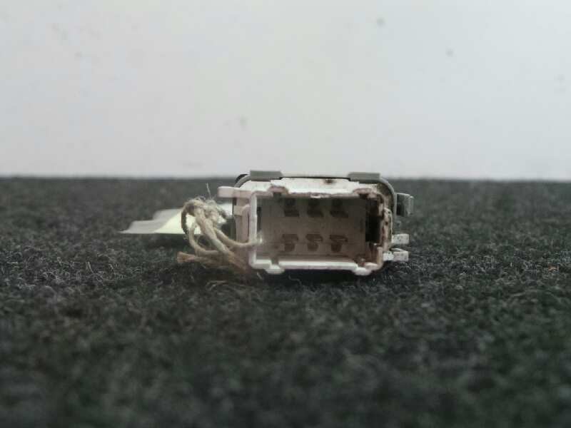Recambio de mando elevalunas trasero izquierdo para renault megane ii familiar 1.5 dci diesel cat referencia OEM IAM 28082  