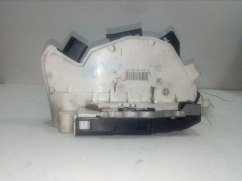 Recambio de cerradura puerta delantera derecha para volkswagen passat cc (357) 2.0 tdi referencia OEM IAM 5N1837016E  