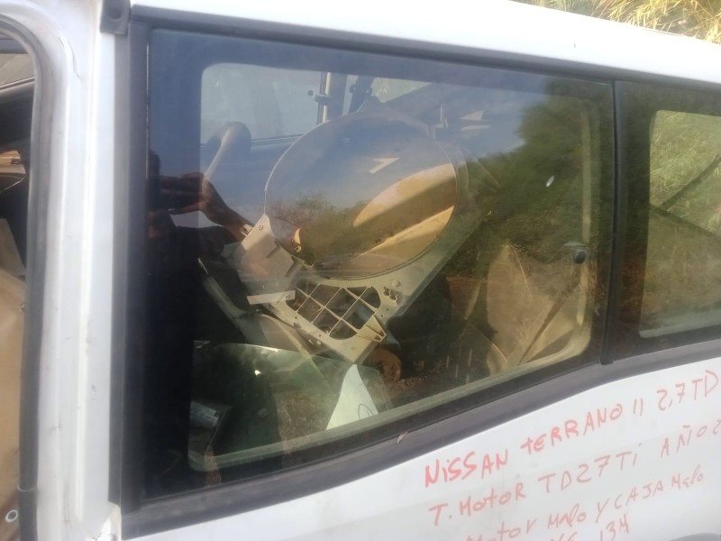 Recambio de luna trasera izquierda para nissan terrano ii (r20) 2.7 tdi 4wd referencia OEM IAM   