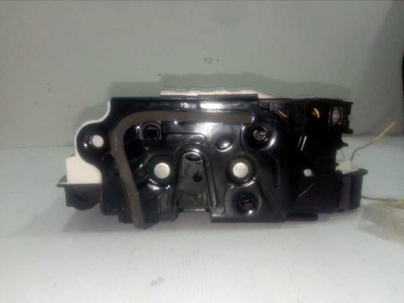Recambio de cerradura puerta delantera derecha para volkswagen passat cc (357) 2.0 tdi referencia OEM IAM 5N1837016E  