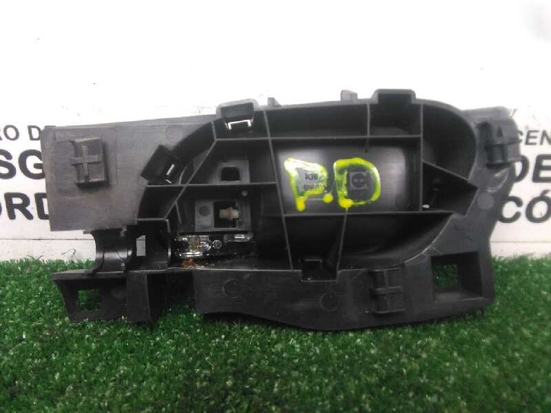 Recambio de maneta interior delantera derecha para citroën c4 picasso 2.0 hdi fap cat (rhr / dw10bted4) referencia OEM IAM 96555